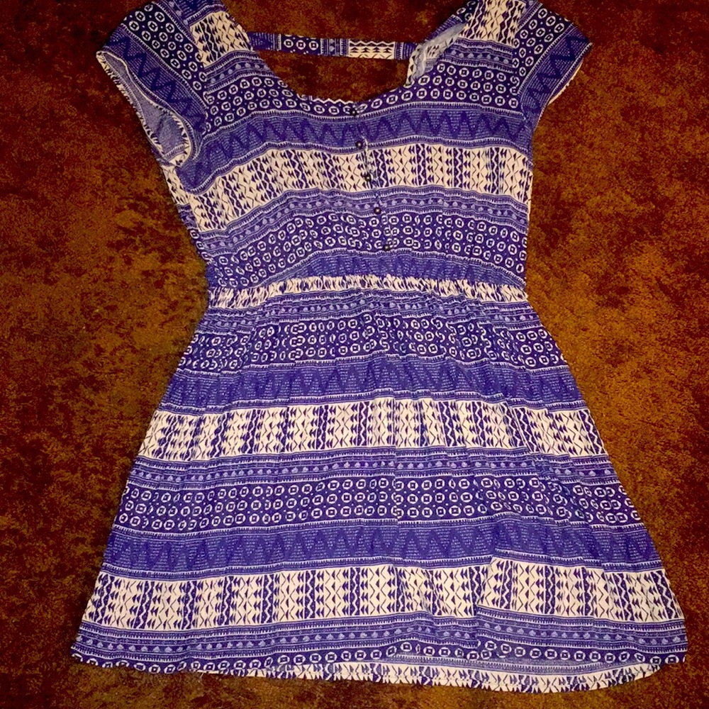 GET 4 $5 😊 Forever 21 blue and cream mini dress with ladder back